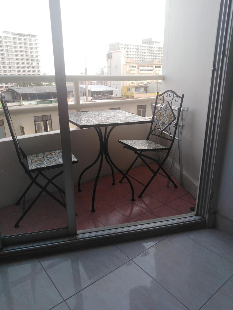 View Talay 1B Apartments Pattaya Eksteriør billede